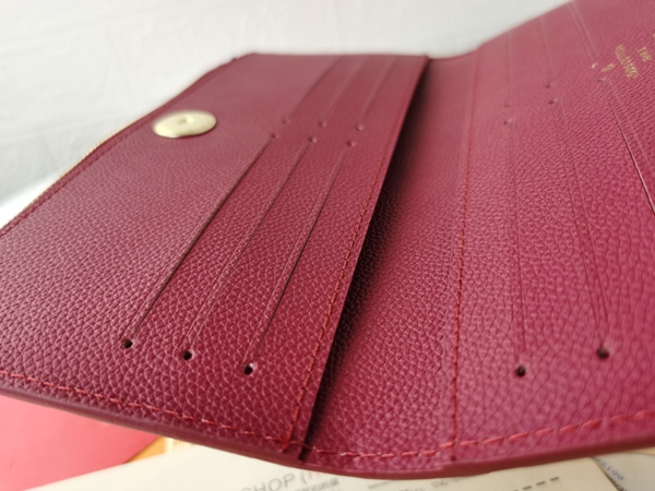 LVコピーウォレット着用イメージ